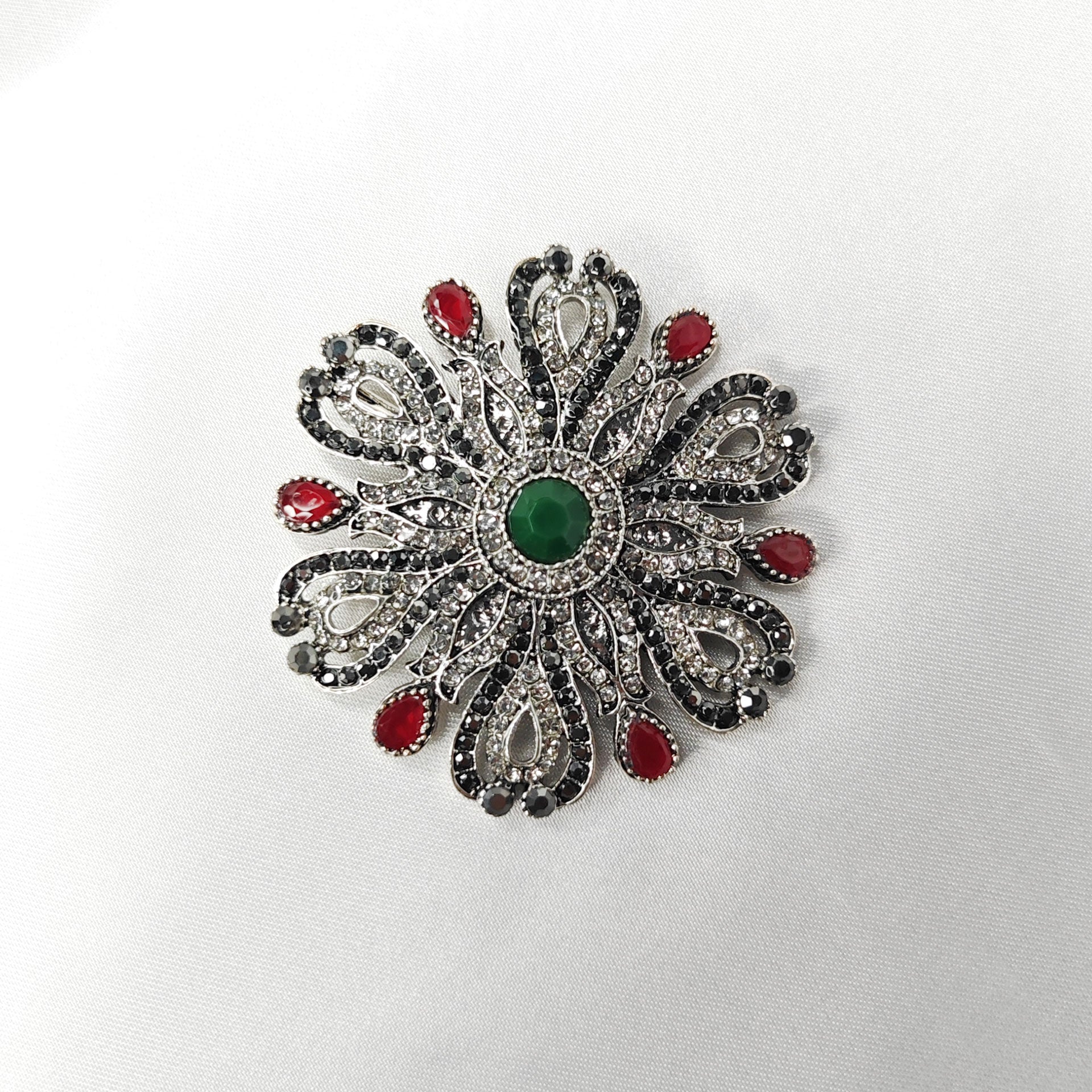 Broche bijou impériale baroque strass rubis et émeraude