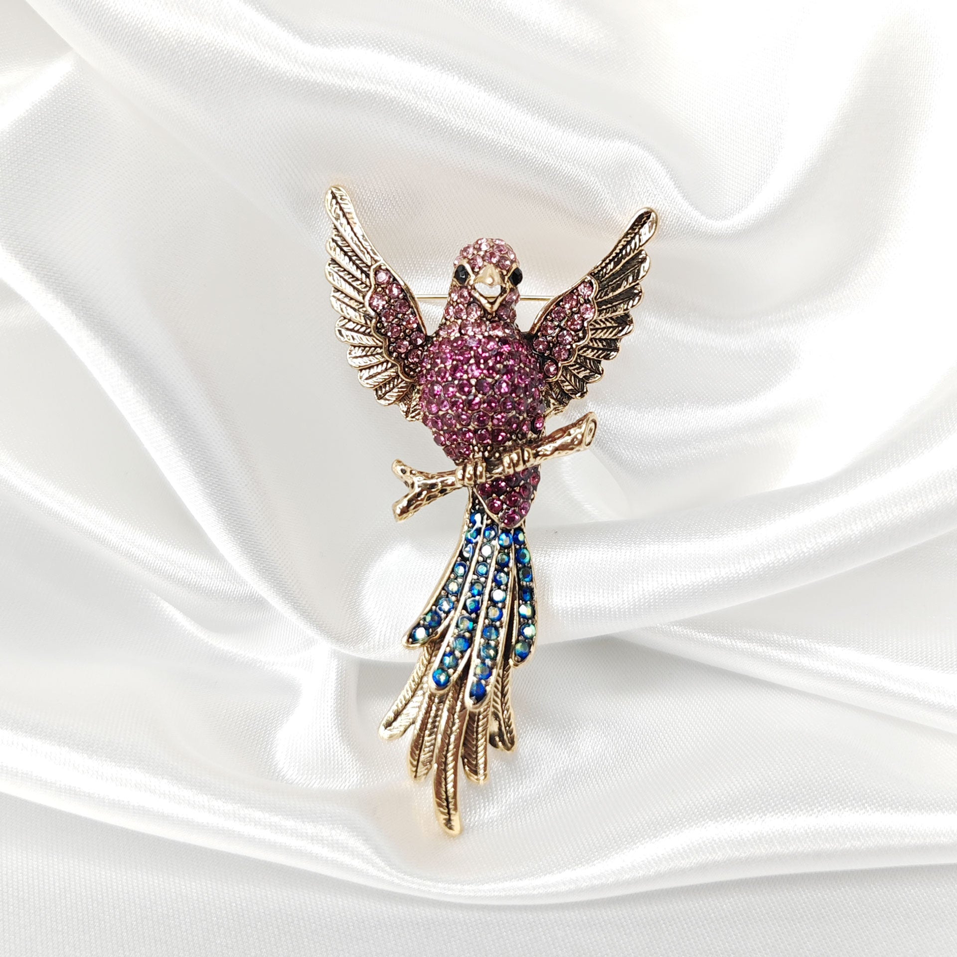 Broche bijou oiseau exotique perroquet rose et bleu
