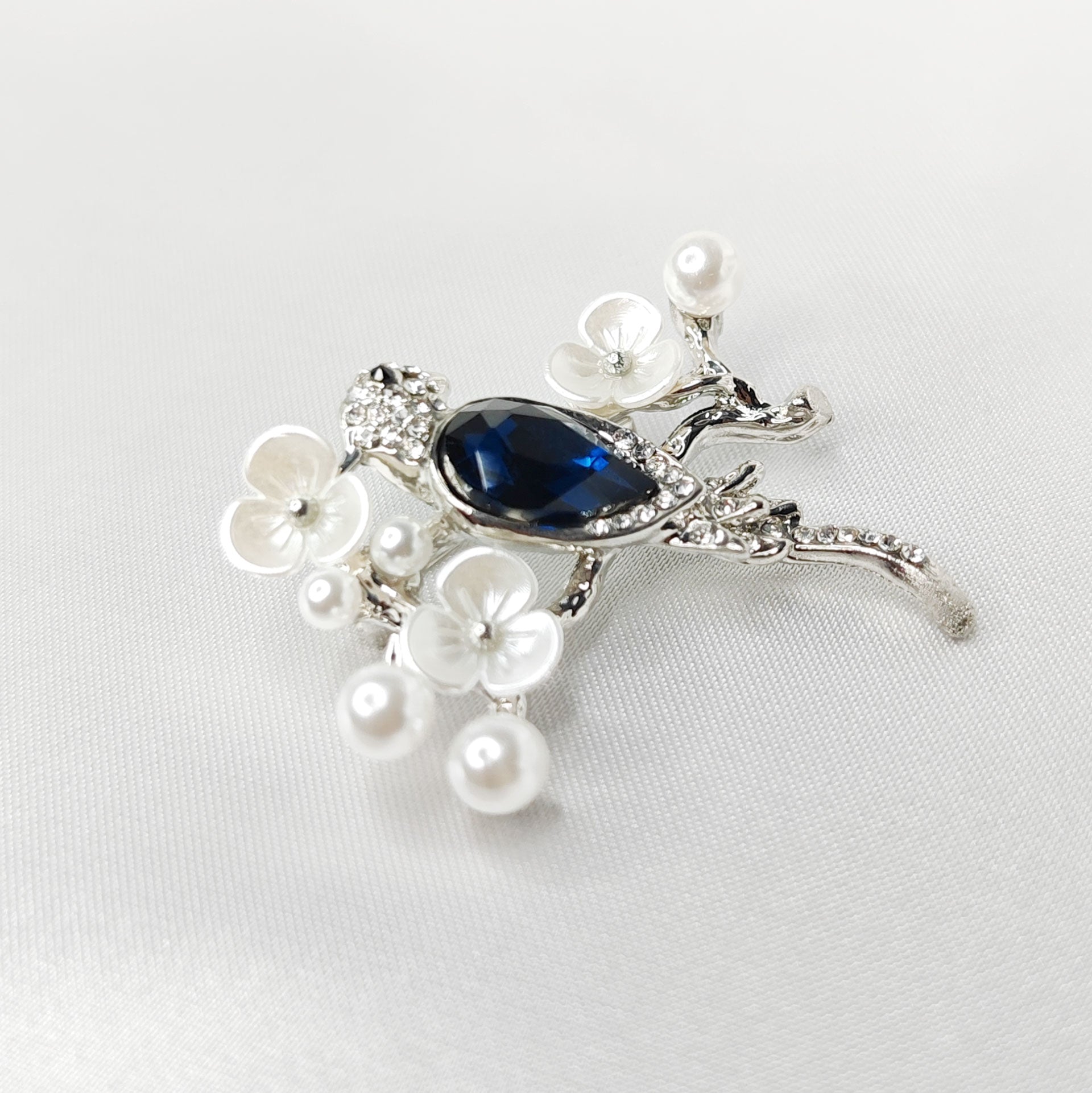 Broche bijou oiseau perruche bleu saphir