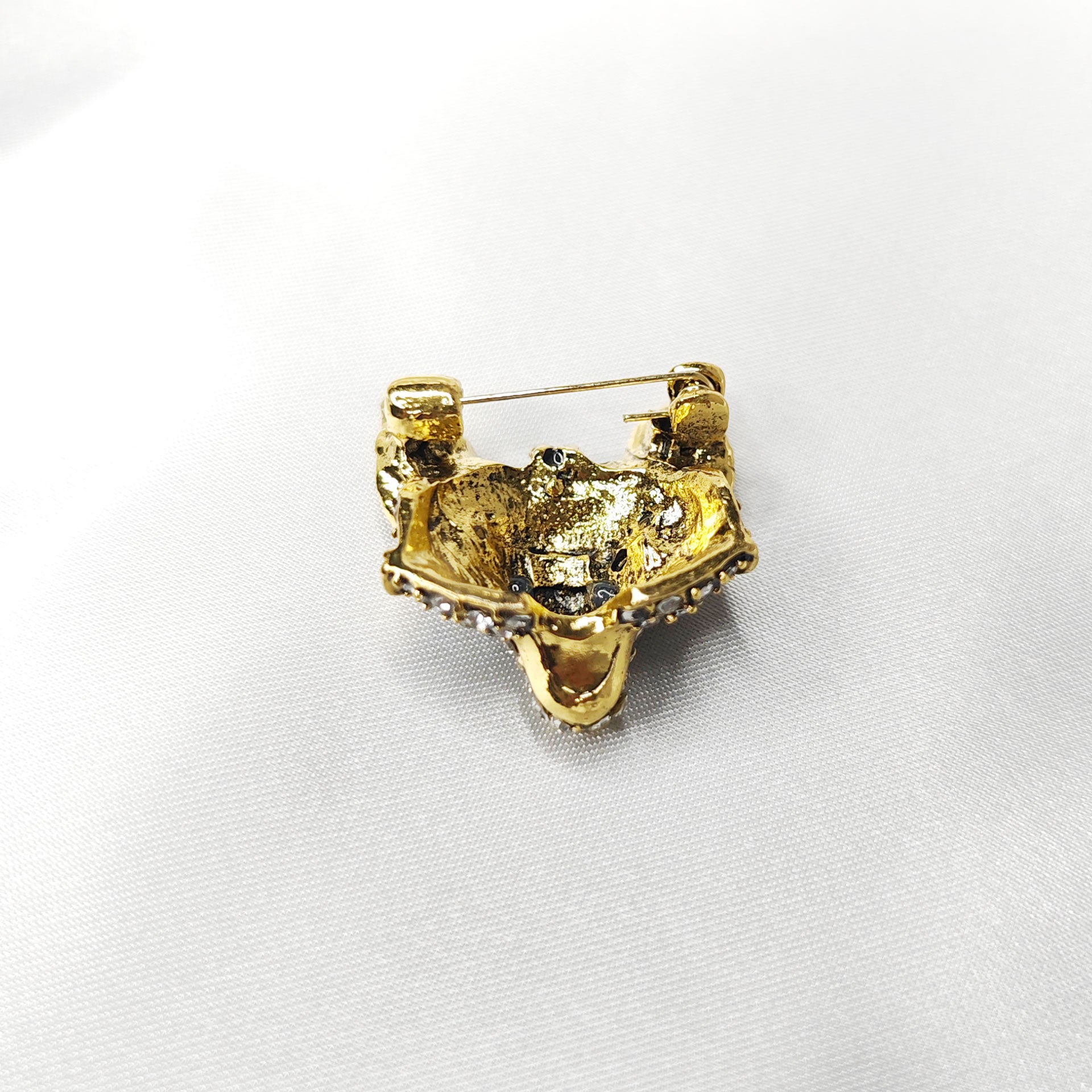 verso de la Broche bijou tête de renard dorée