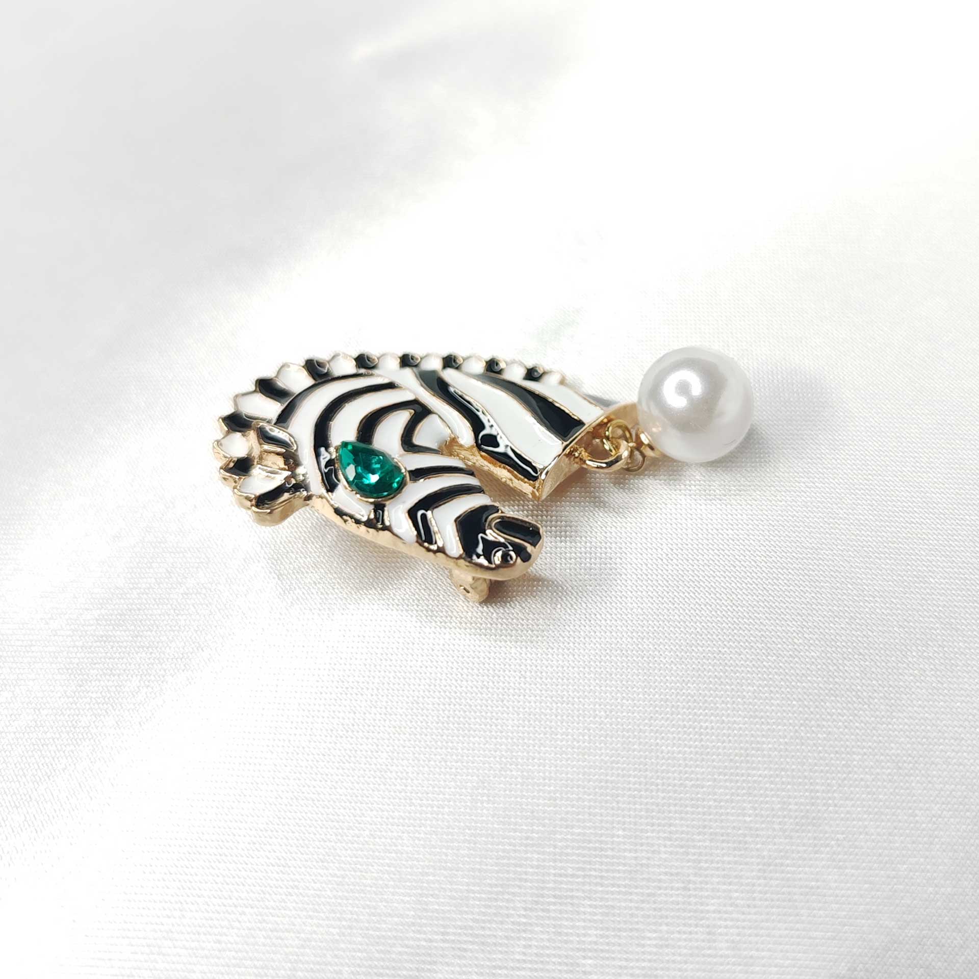 Broche bijou zèbre noir et blanc photo 4