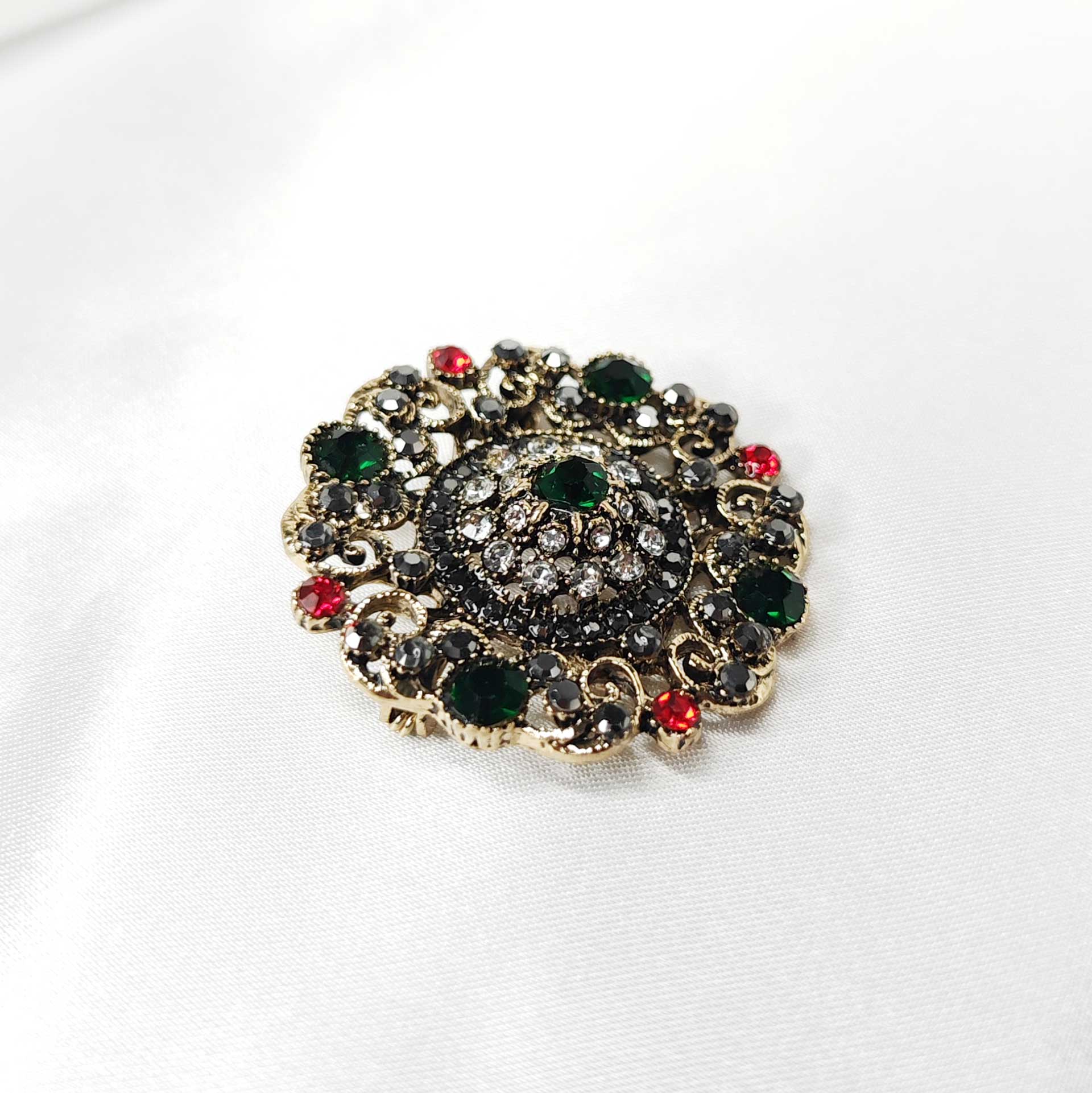 Broche bijou baroque mandala vert et rouge photo 3