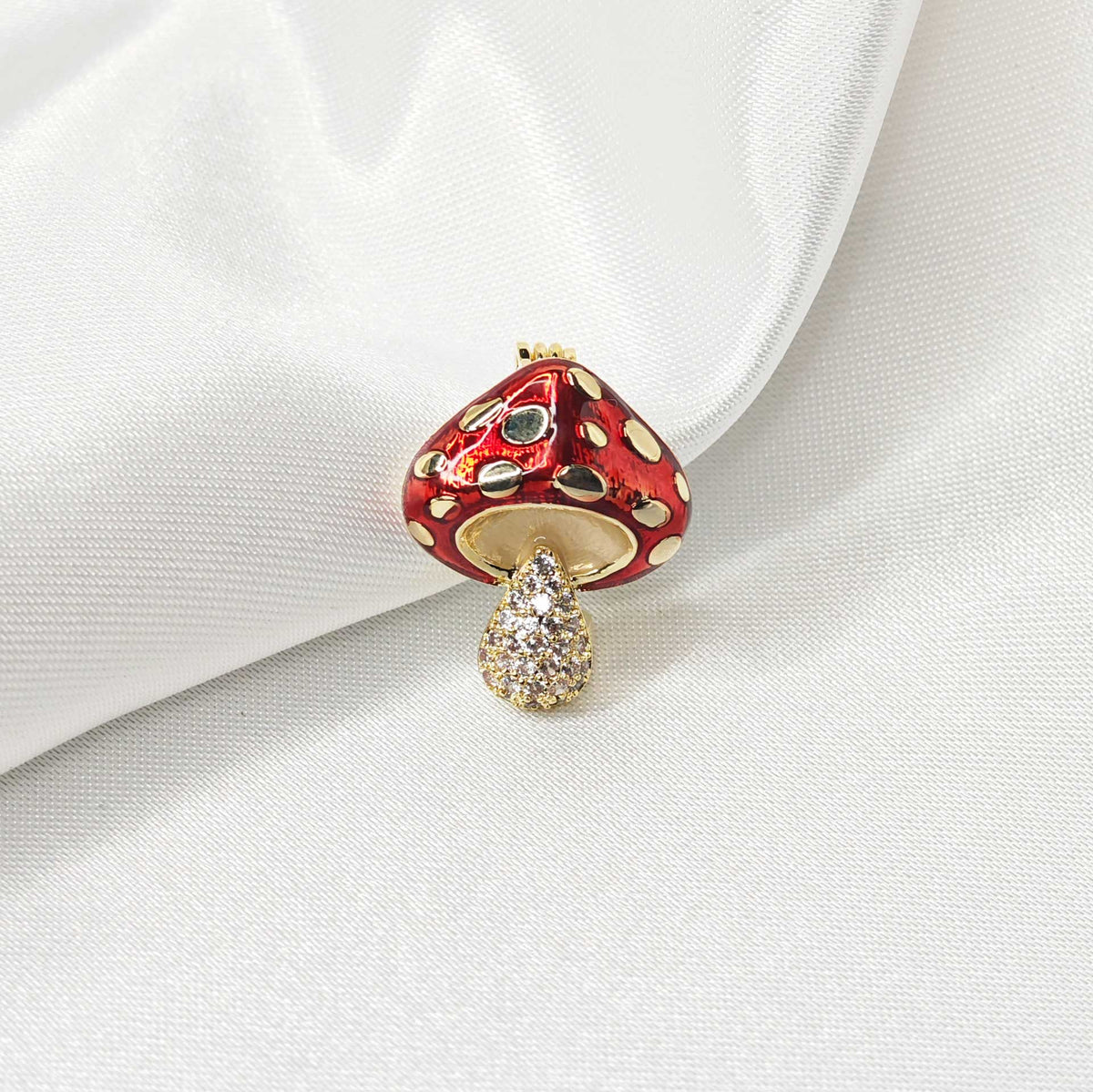 Broche Champignon Amanite - Rouge Avec Perle Blanche - Modèle 499 - Occasion Très Bon État