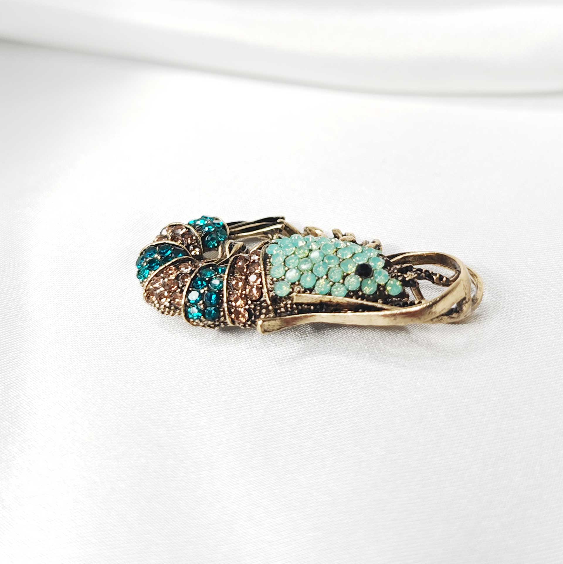 Photo 5 de la broche crevette bleue