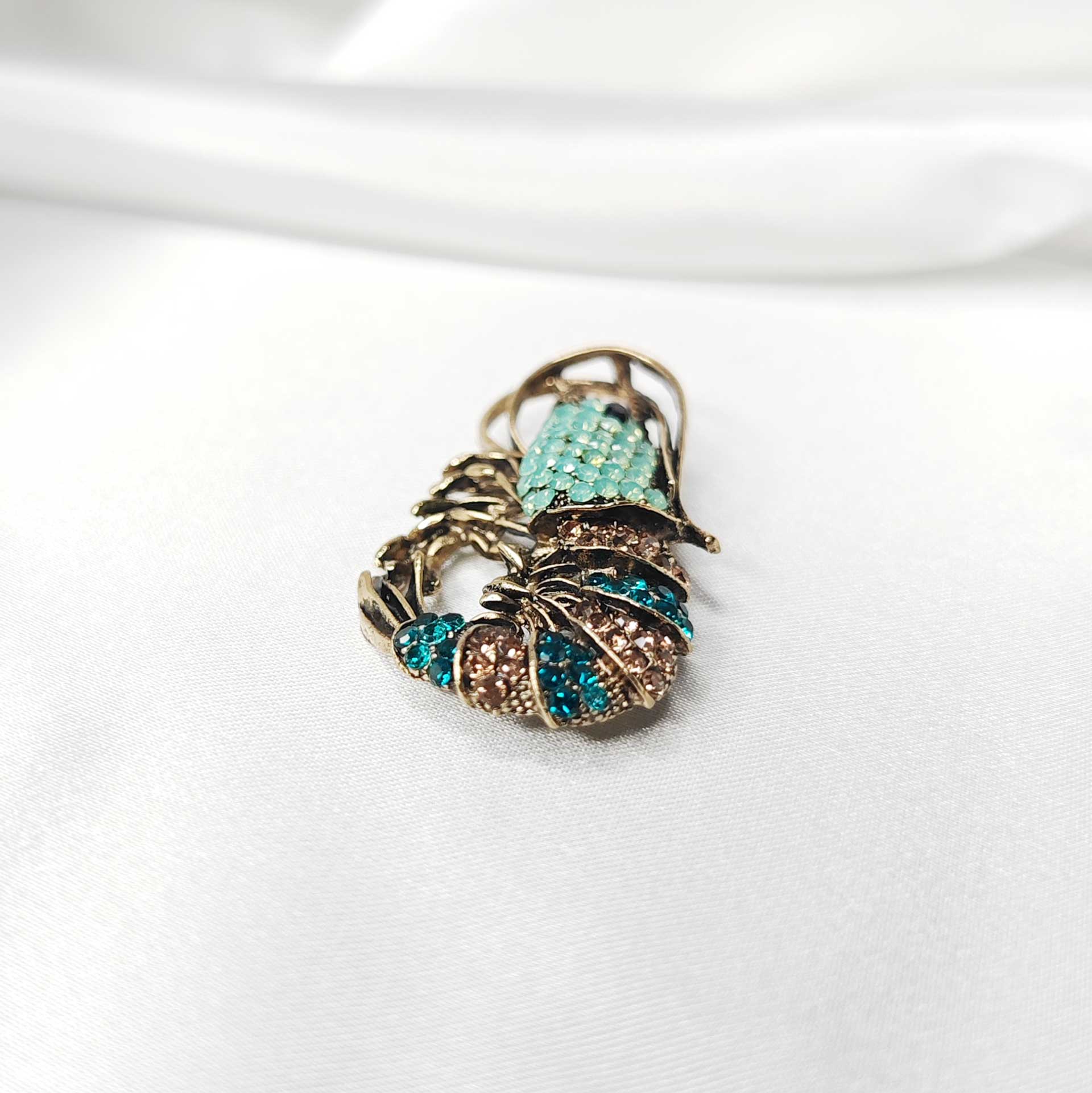 Photo 6 de la broche crevette bleue