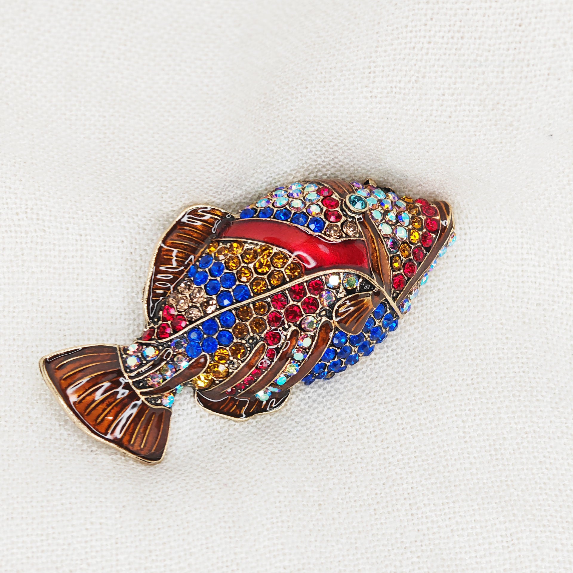Broche vintage poisson multicolore et strass