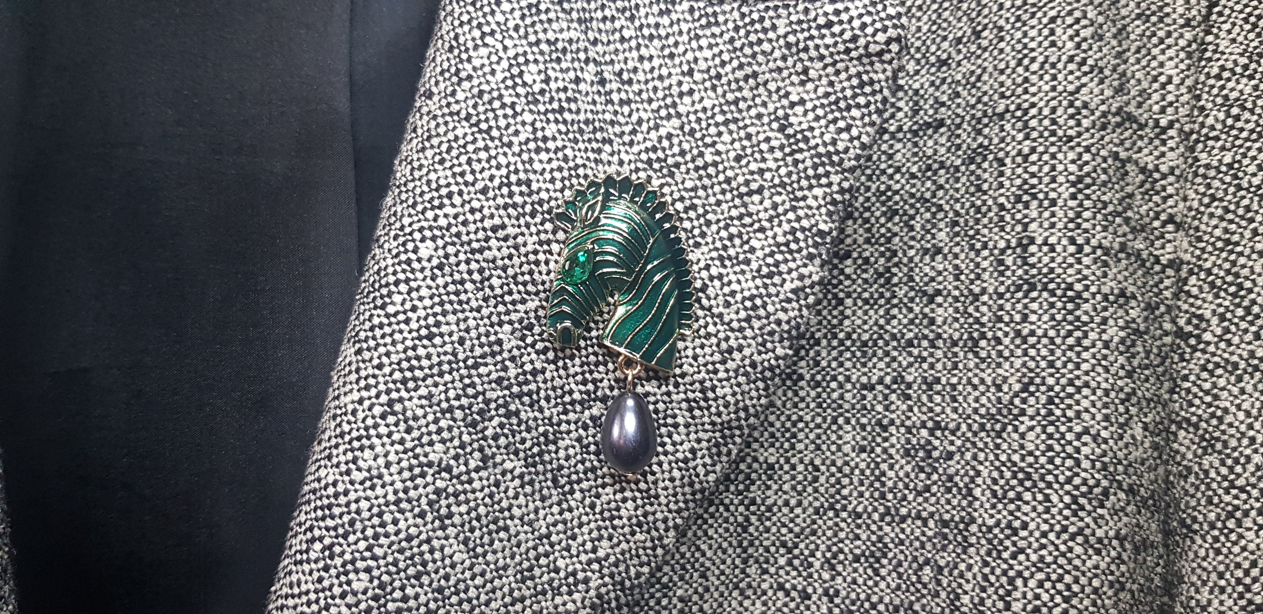 Brooch Golden Animal Zebra Green Pearl Mother-of-Pearl