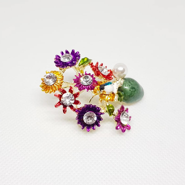 Goldene Brosche Grüner Blumentopf Mehrfarbige Gänseblümchen