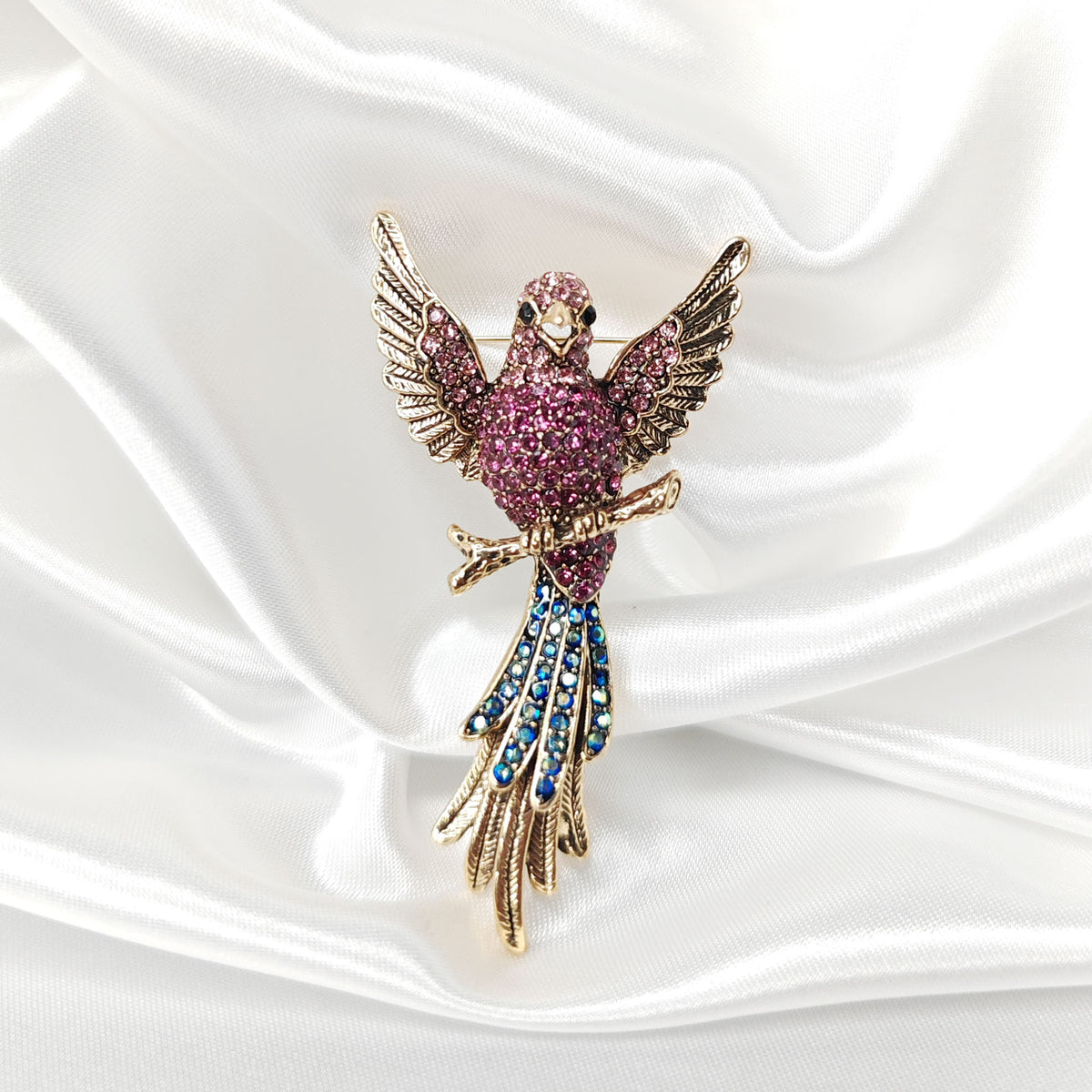 Broche perroquet en diamants En vente sur Broche perroquet en diamants En vente sur