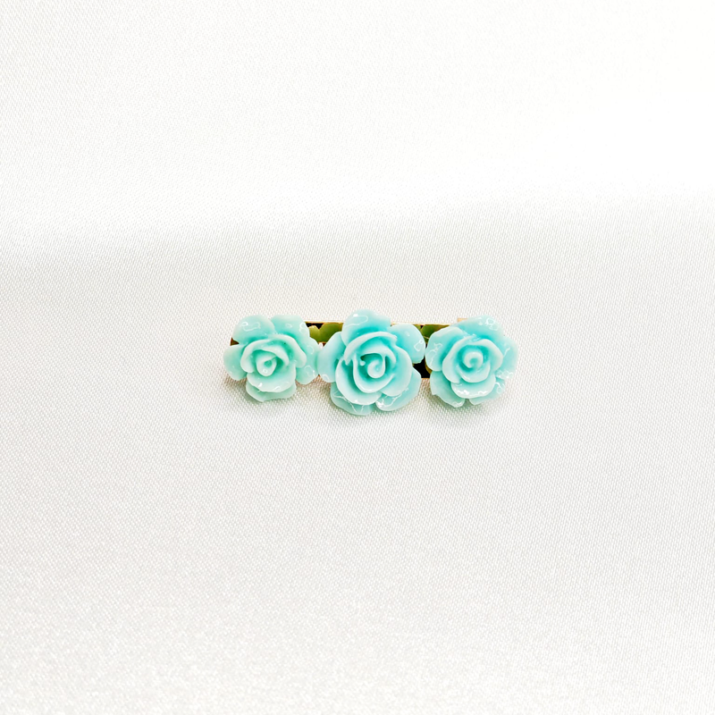 Broche Trio de roses aigue-marine