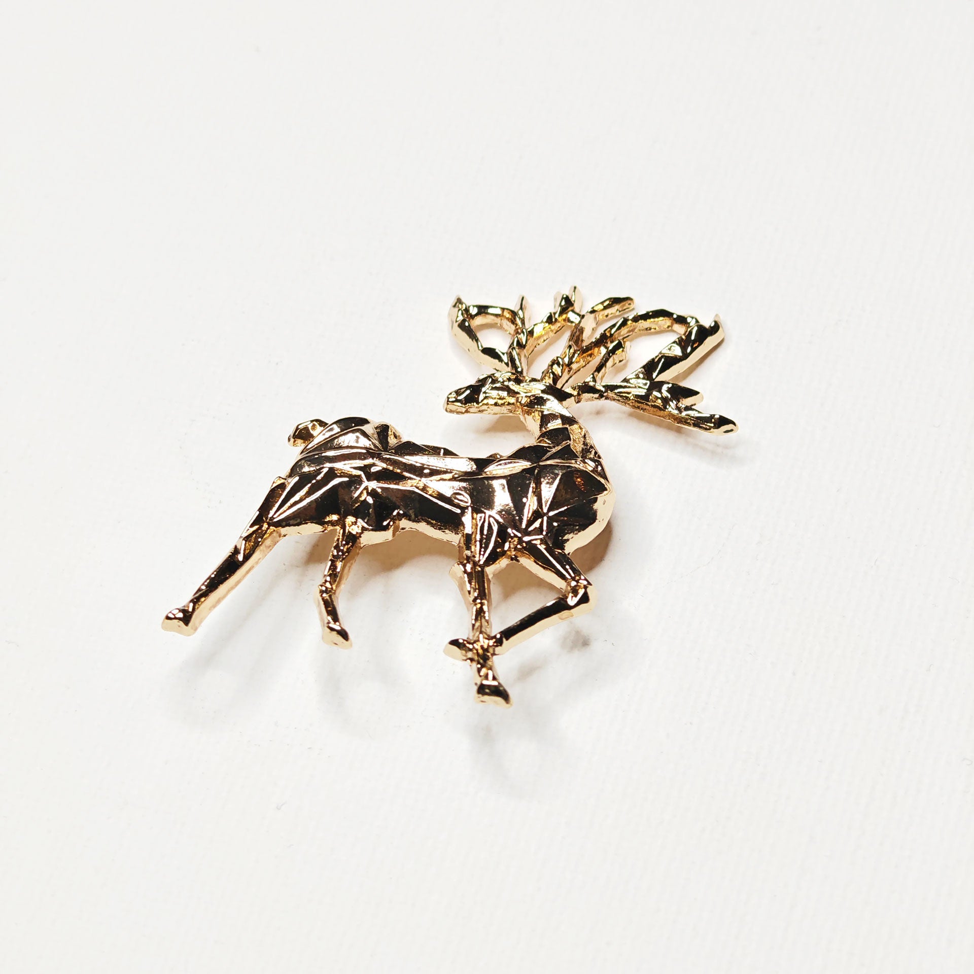 Broche bijou cerf doré