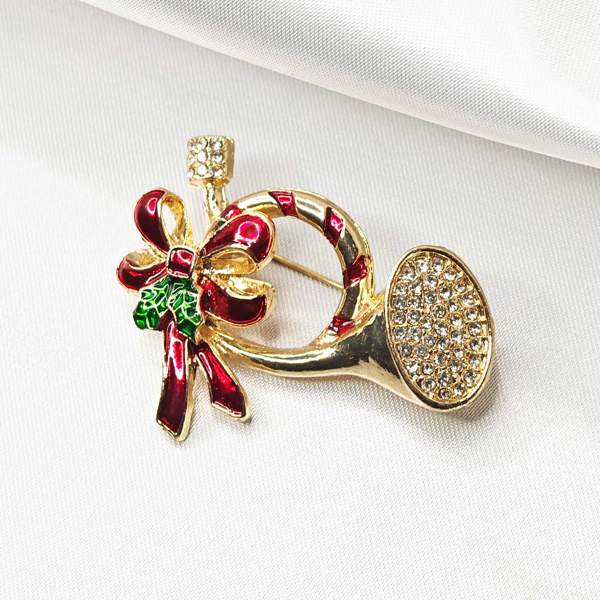 vue isométrique de la broche cor de chasse