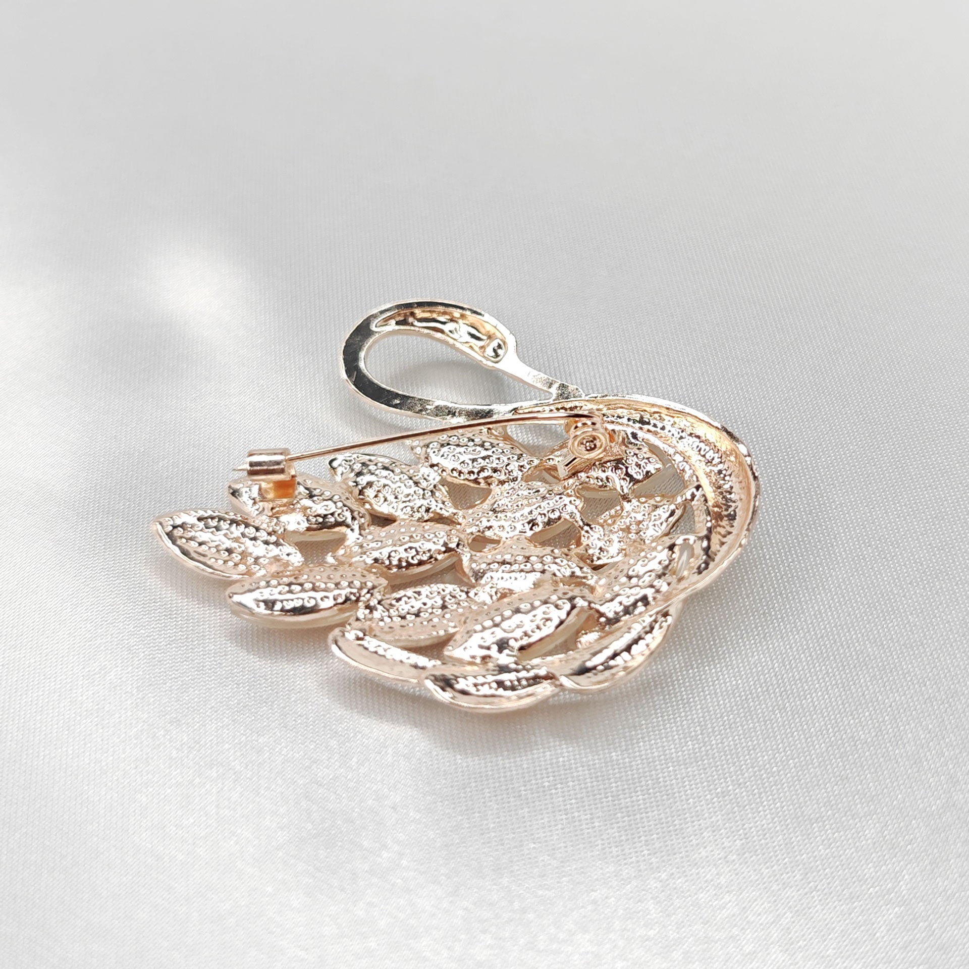 Spilla A Forma Di Polpo Con Cristalli E Vetro – Gioiello Artigianale Elegante Per Donna
