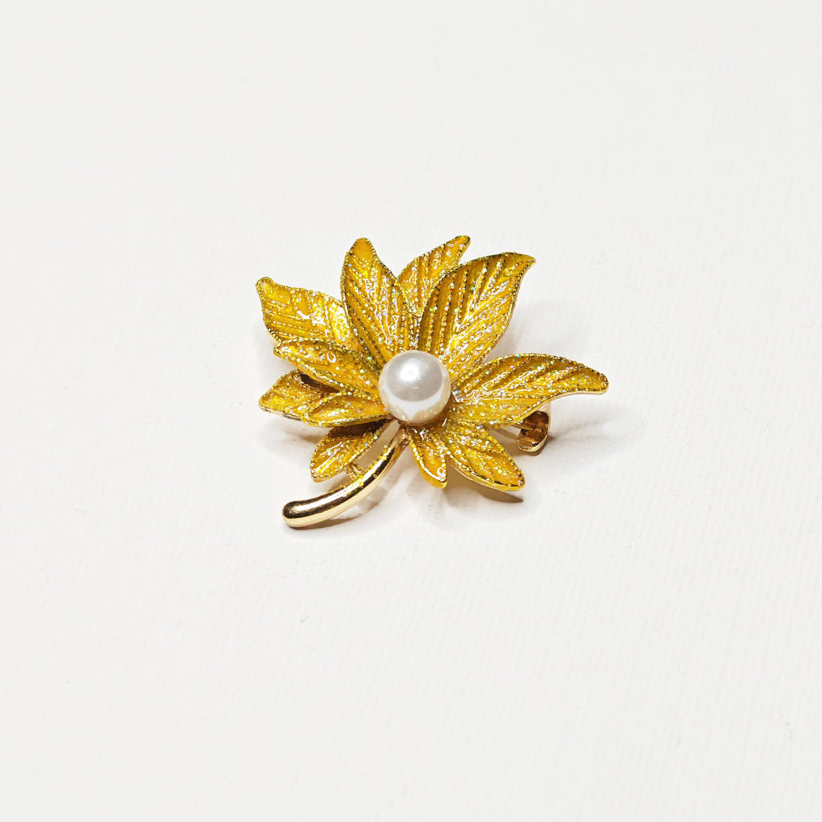 Broche Feuille d'Or Et Diamants Broche Feuille d'Or Et Diamants
