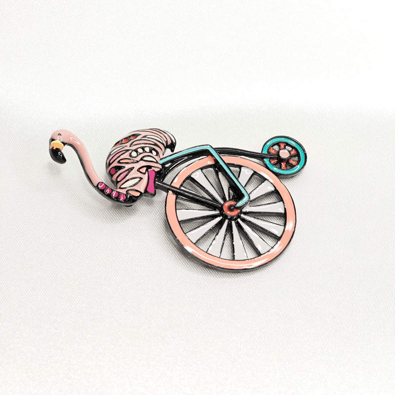 Broche flamant rose vintage à vélo