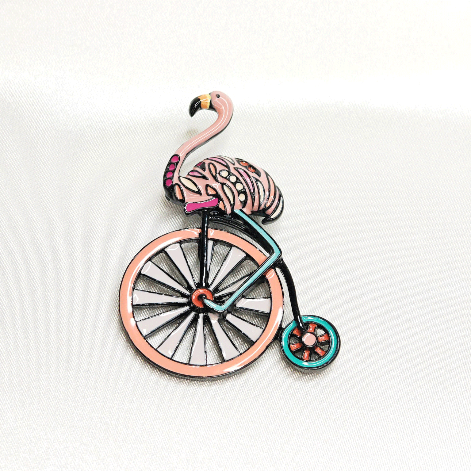 Broche flamant rose vintage à vélo