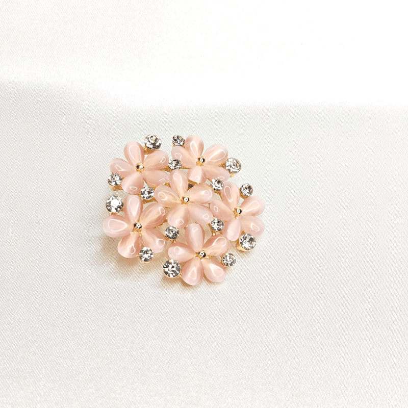 Broche fleur sakura cristal opale