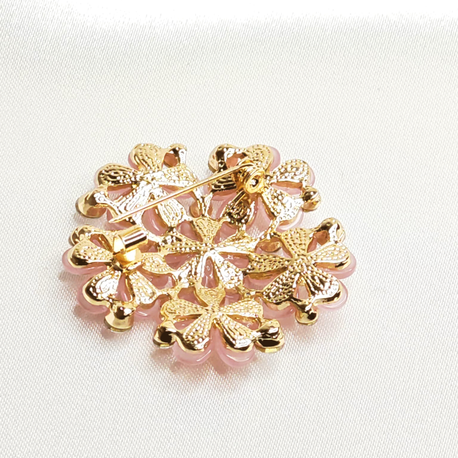 Broche fleur sakura cristal opale