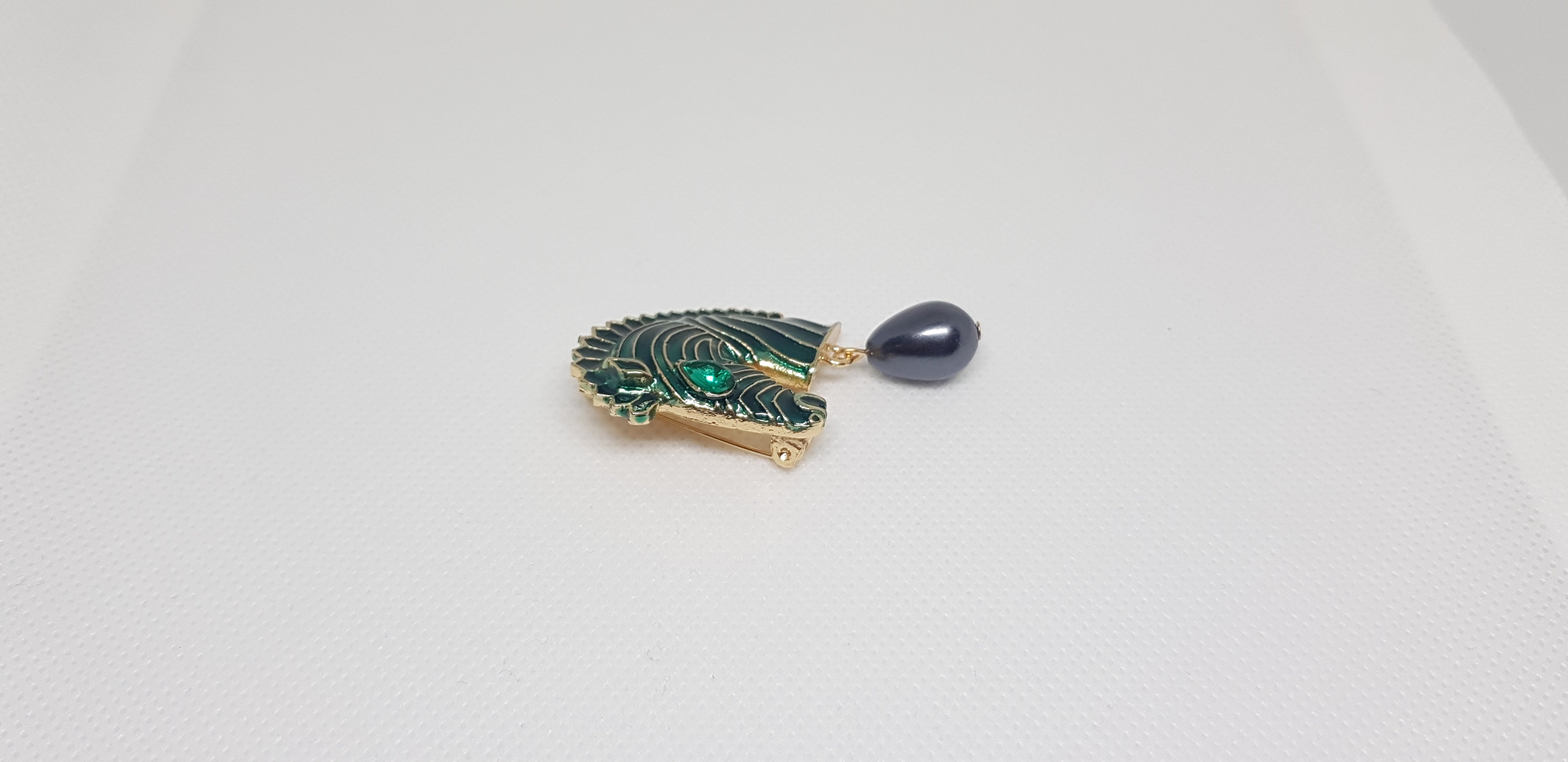 Brooch Golden Animal Zebra Green Pearl Mother-of-Pearl