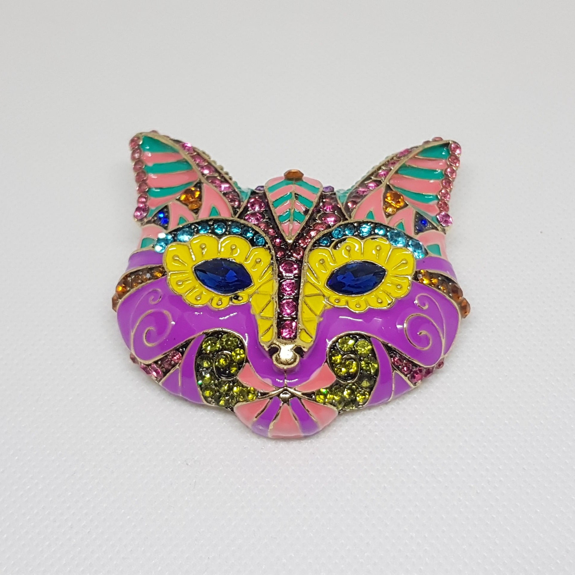 Broche tête de chat multicolore, bijou de vêtement pour femme, en forme de tête de chat multicolore, ornée de strass.