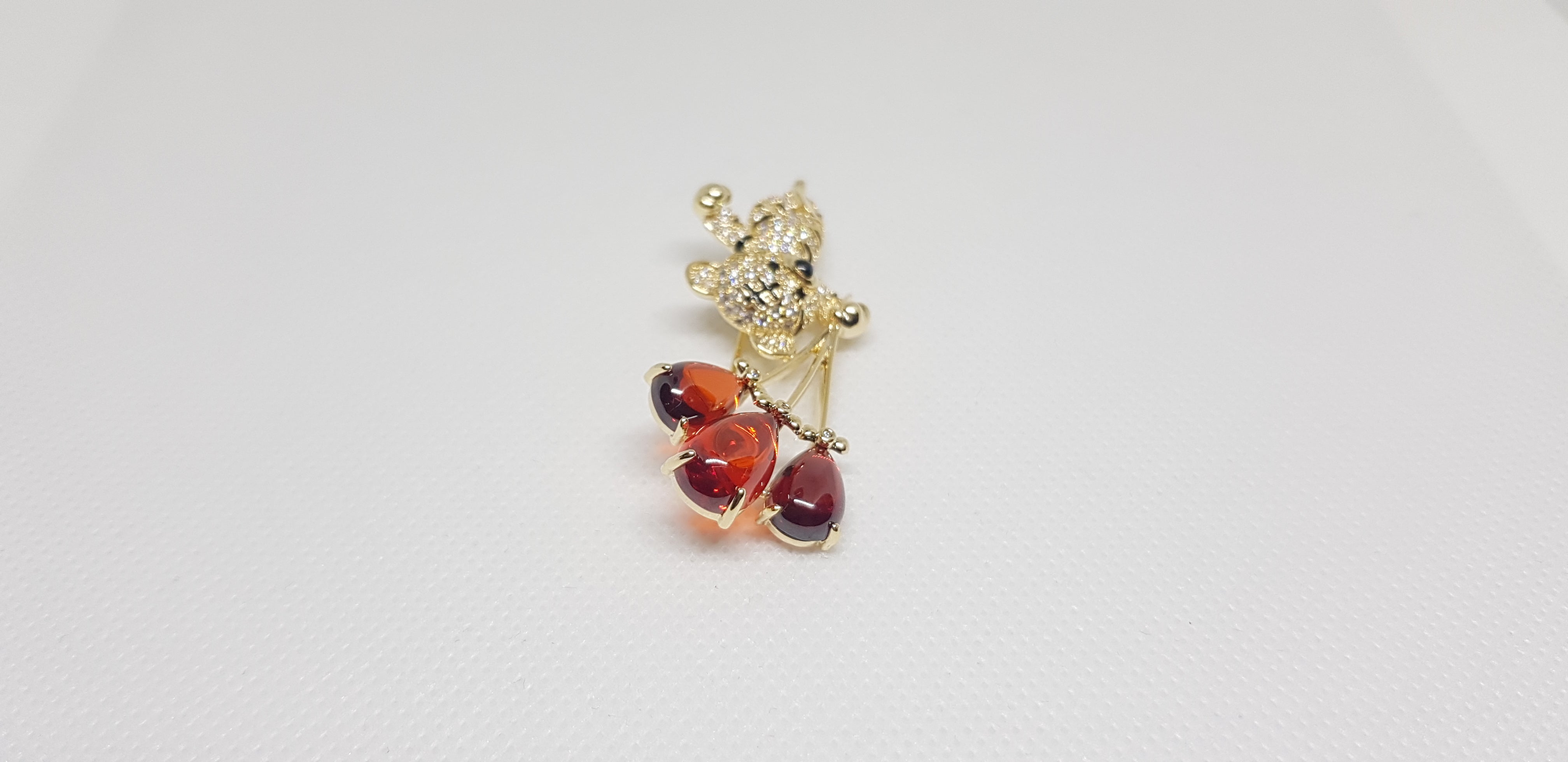 Broche Doree Ourson Cristal et Ballons Rouge