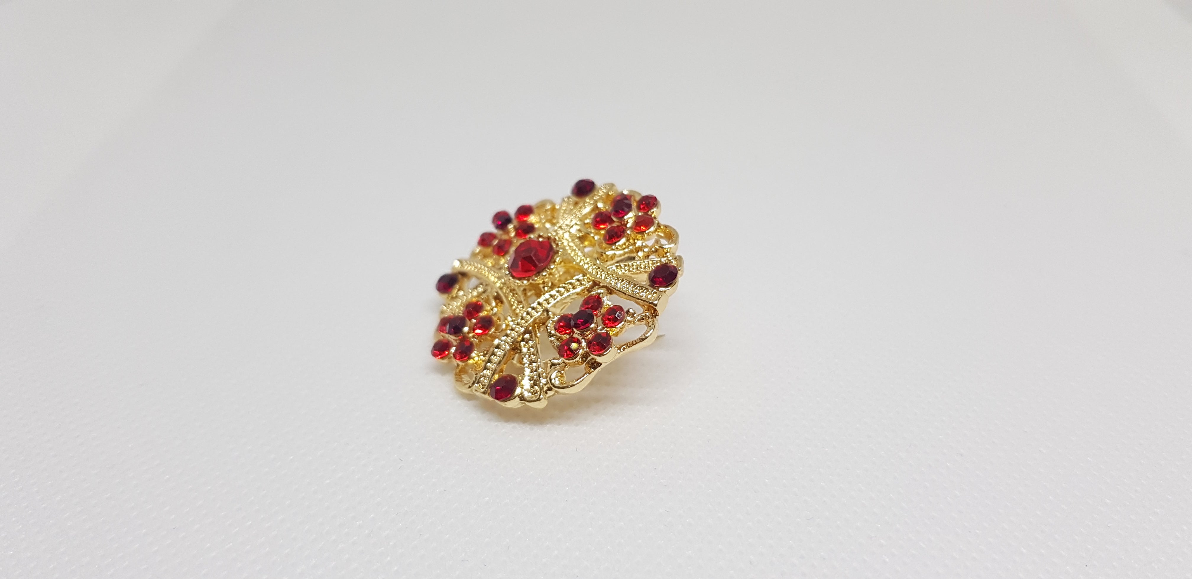 Broche Doree Victorien Cardinal Rouge