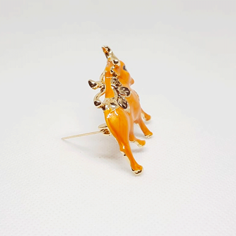 Broche Taureau Orange avec Détails Dorés – Bijou Fantaisie Élégant et Original