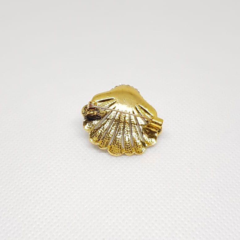 Vintage Golden Shell Pearl Brooch