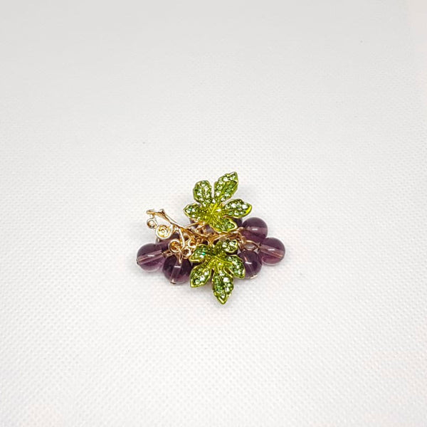 Brooch Golden Fruit Cluster of grapes Green Petals Crystal