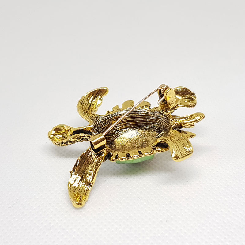 Broche Tortue de Mer vue de dessous.